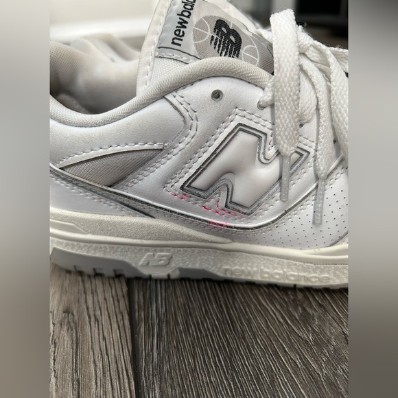 New Balance 550 White Women’s Size 7 – Classic Retro Basketball Sneaker - Picture 13 of 16